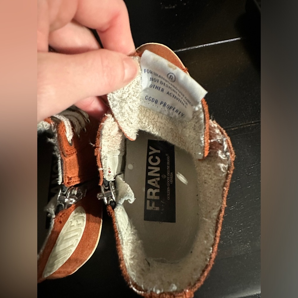 Golden goose 35 but fits like 6 - Picture 9 of 10